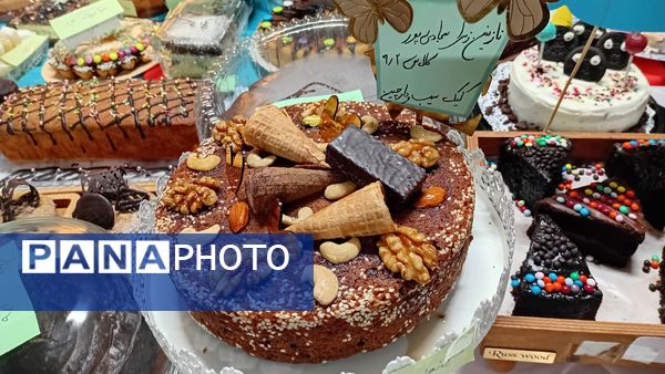 جشنواره کیک و دسر و شیرینی در مدرسه حضرت معصومه(ص) در اسلامشهر