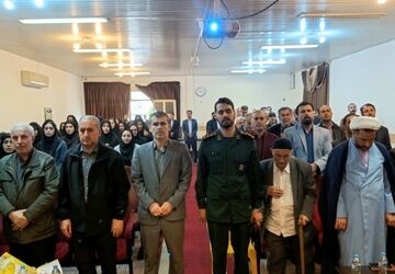 آیین تجلیل از سفیران دانایی  خشکبیجار در هفته معلم 