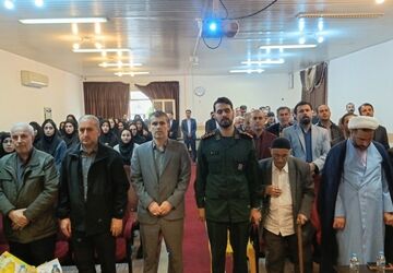 آیین تجلیل از سفیران دانایی  خشکبیجار در هفته معلم 