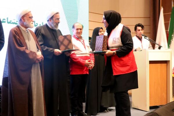 تجلیل از خیرین، پیشکسوتان و داوطلبان فعال جمعیت هلال احمر شهرستان جاجرم 