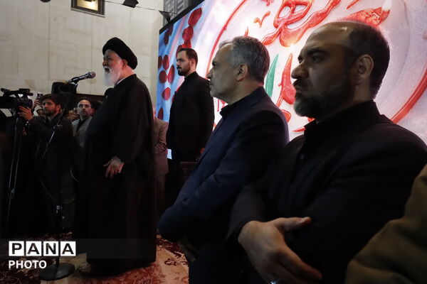 شب اربعین قائد امت اسلام در دانشگاه آزاد اسلامی مشهد