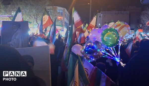 گردهمایی مردم انقلابی کرج در پی خونخواهی رهبر شهید و بیعت با امام سید مجتبی خامنه‌ای و حمایت از رزمندگان اسلام
