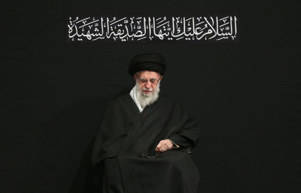 مراسم عزاداری شب شهادت حضرت فاطمه‌زهرا (س) در حسینیه امام خمینی(ره)