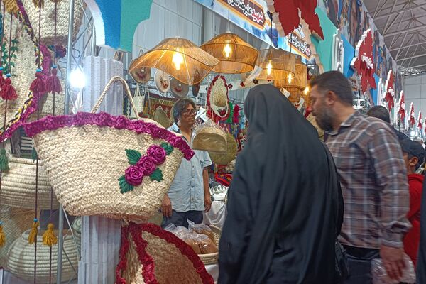 بازدید دانش‌آموزان بسیجی از نمایشگاه بزرگ قله افتخار 