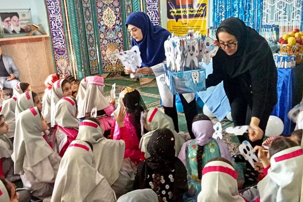  طرح مسواک‌زدن گروهی در دبستان شهدای معلم 