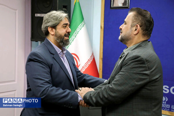 بازدید دبیر کمیسیون توسعه آموزش عمومی قرآن از نمایشگاه نوراوی اعتکاف