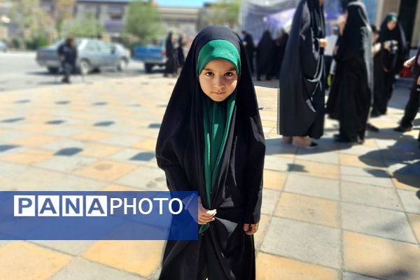 حضور مردم و  فرهنگیان متدین ملارد در صفوف نماز جمعه 