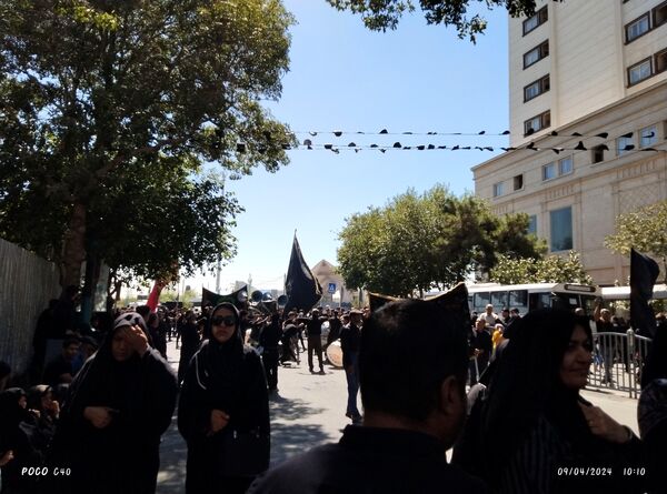پیاده‌روی زائران بارگاه ملکوتی آقا علی‌بن‌موسی رضا (ع)