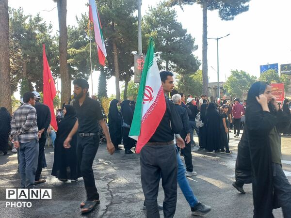 پیاده روی دلدادگان اربعین حسینی از امامزاده ابوتراب تا امامزاده محروق