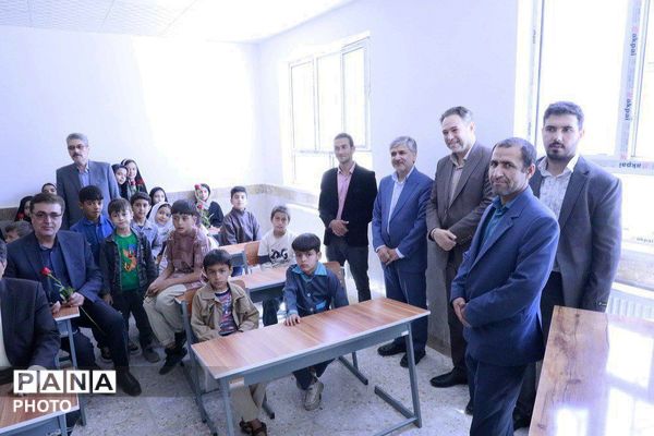 افتتاحیه دبستان ۳ کلاسه خیرساز "قمرعلی مردانی" در روستای آل  تبادکان 
