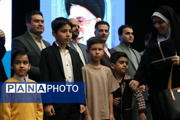 تقدیر از دانش‌آموزان برتر حوزه فرهنگی و هنری در آموزش و پرورش ناحیه یک شهرری