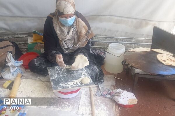 برپایی میز خطاطی و کتابخانه سیار اداره ارشاد به یاد دانش‌آموزان مدرسه شجره طیبه در شهرستان رباط‌کریم