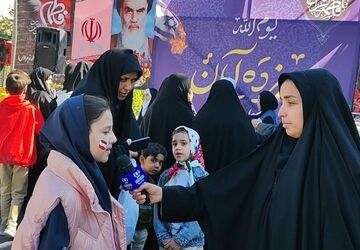 شرکت دختران زینبی در راهپیمایی ۱۳ آبان شهرستان شیروان