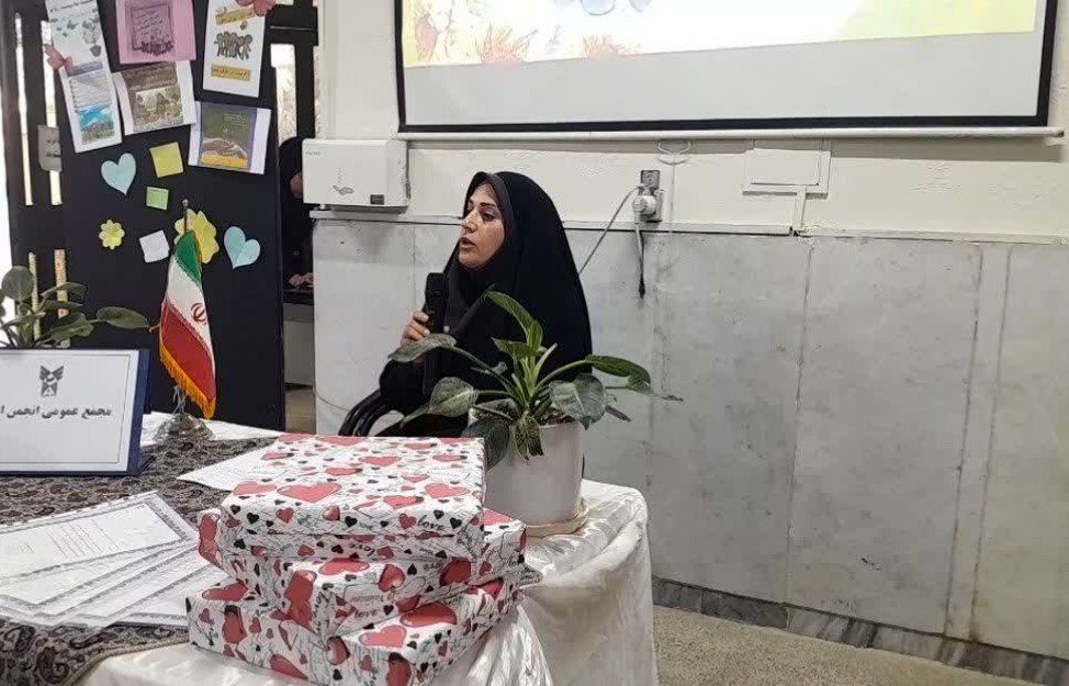 اولین مجمع انجمن اولیا و مربیان در دبیرستان سما 4 با استقبال خوبی مواجه شد 