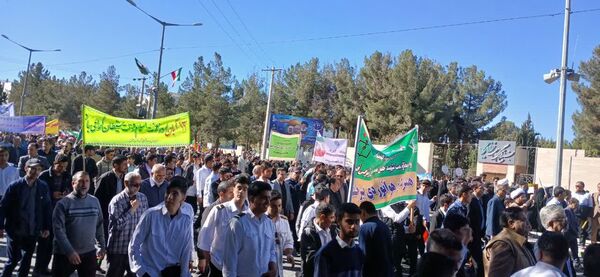 ۱۳ آبان؛ روزی که فریاد استقلال ملت ایران در تاریخ ماندگار شد