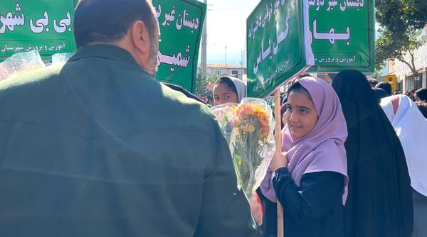 راهپیمایی روز دانش‌آموز در گلوگاه 