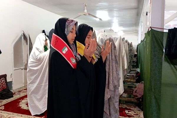 اقامه نماز جمعه در شهر بار نیشابور