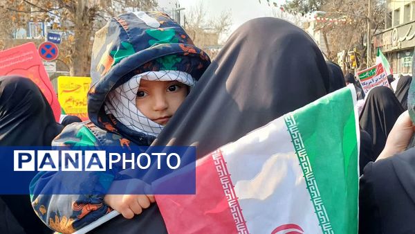 نمایش اقتدار و غیرت مردم ورامین در راهپیمایی ۲۲ بهمن