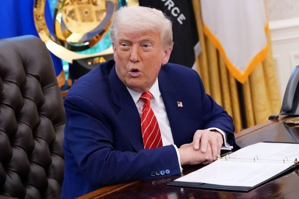 ترامپ طرف‌های تجاری با ایران را تهدید کرد