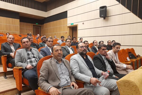 برزگرای جشنواره طلایه داران  به منظور  قدردانی از تلاش‌ها و دستاوردهای دانش‌آموزان و مدیران مدارس ملارد 
