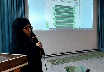 دانش‌آموزان کهریزک راویان دستاوردهای انقلاب اسلامی در نمایشگاه‌های مدرسه انقلاب هستند