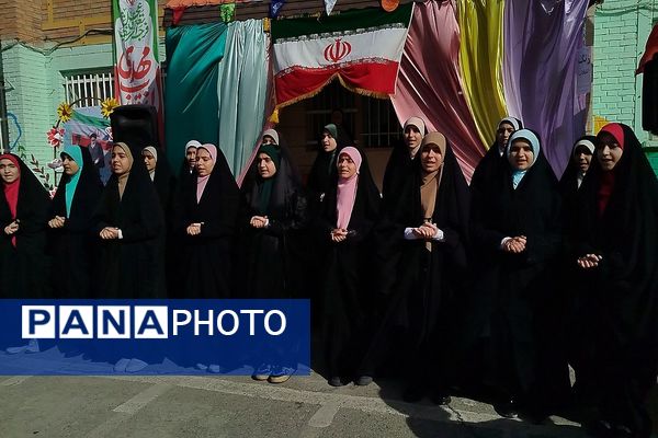 جشن پیروزی انقلاب اسلامی در مدارس منطقه کهریزک 