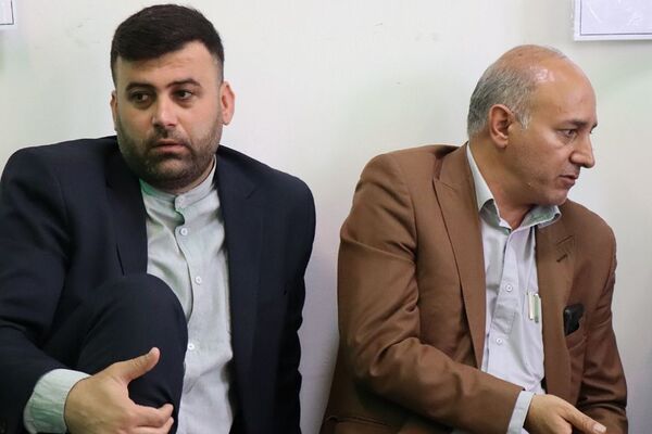 میز خدمت ویژه فرهنگیان در شهرستان پاکدشت به‌مناسبت گرامیداشت هفته معلم 
