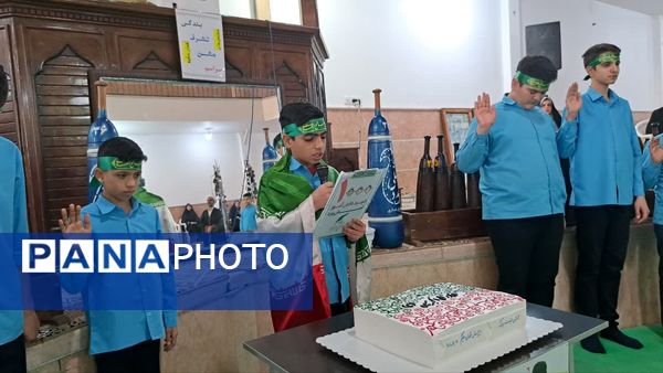 جشنِ تکلیفِ «به وقتِ میهن خدایی» دانش آموزان اشکذری همراه دستبوسی مادر