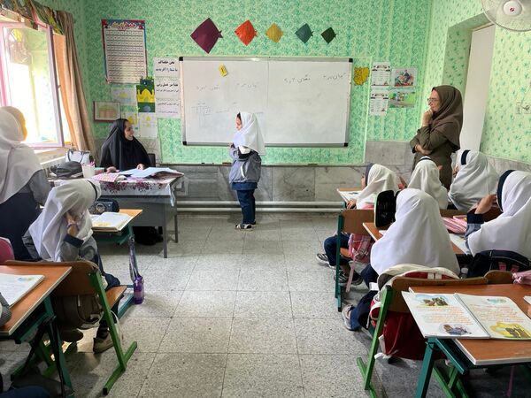بازدید تیم کارشناسی اداره‌کل آموزش و پرورش استان یزد از واحدهای آموزشی خاتم 