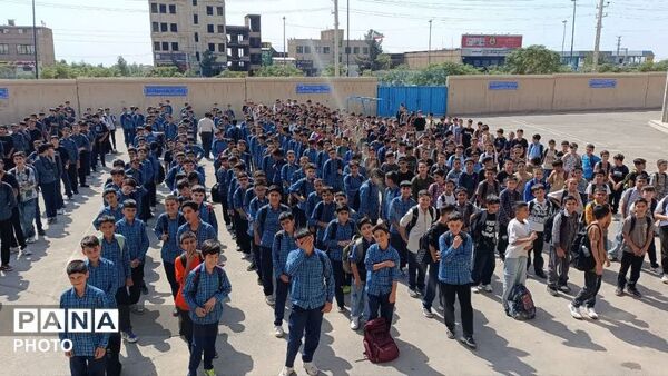 به صدا درآمدن زنگ نماز در مدرسه زعیم پاکدشت