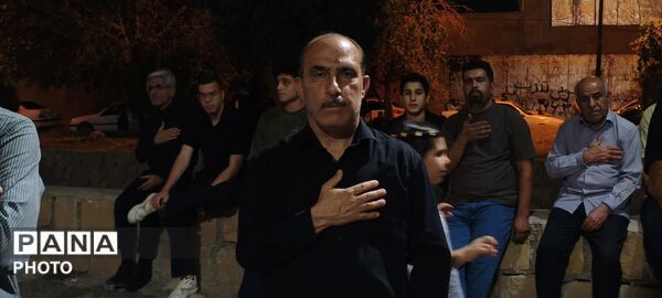 آیین عزاداری هشتمین شب محرم با حضور امام جمعه و عاشقان اهل‌بیت(ع) در گچساران