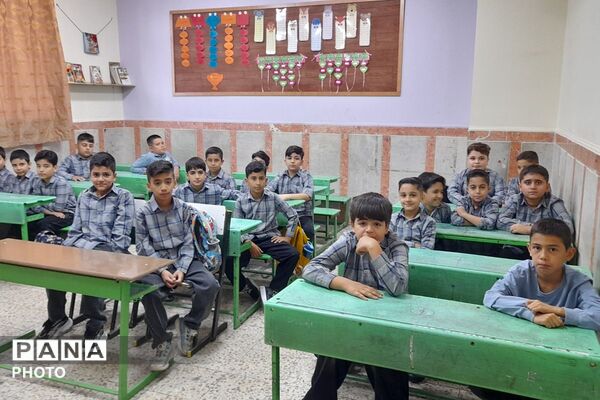 شکوه آغاز سال تحصیلی جشن مهر در مدرسه شهید آیت الله خامنه ای