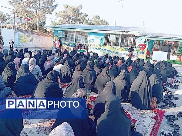 اولین جلسه انجمن اولیا در دبستان توحید 