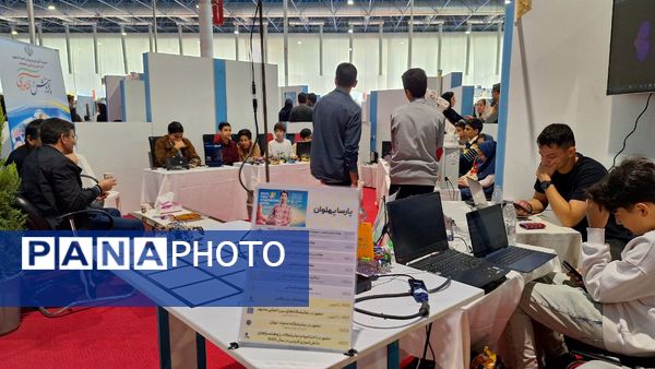 غرفه رباتیک و هوش مصنوعی ناحیه ۶ 