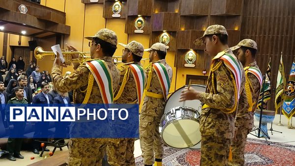 نمایشگاه «در لباس سربازی»