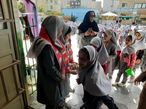 جشن شادمانه روز کودک در دبستان نیایش