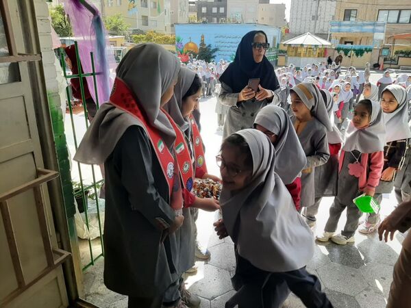جشن شادمانه روز کودک در دبستان نیایش