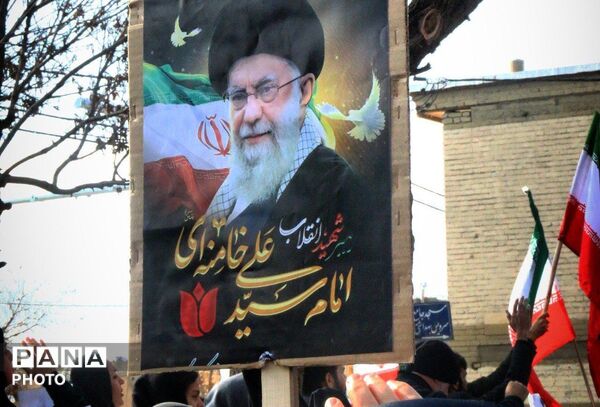 مراسم باشکوه بیعت مردم همدان با رهبر جدید انقلاب اسلامی 