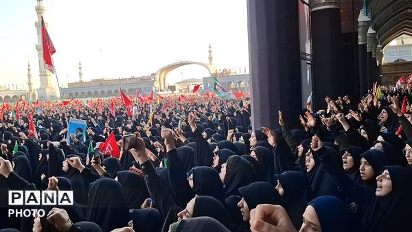 بیعت مردم با آقای شهید ایران 