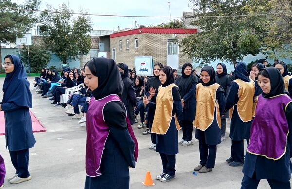 المپیاد‌ ورزشی درون مدرسه ای در دبیرستان فاطمیه