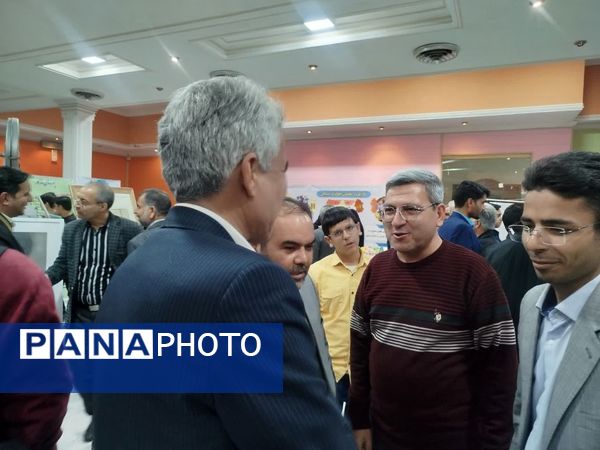 بازدید مدیر آموزش و پرورش کاشمر از  نمایشگاه قرآن و عترت شهرستان 