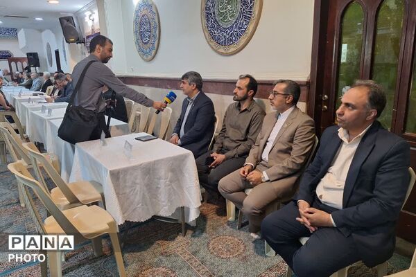 میز خدمت مدیر آموزش و پرورش شهرستان پردیس به مناسبت هفته دولت