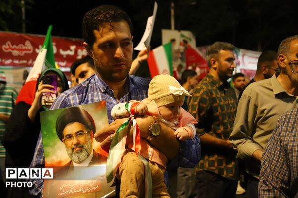 بازتاب حضور گسترده جامعه فرهنگی تبریز در سالگرد شهدای دفاع مقدس ۱۲روزه