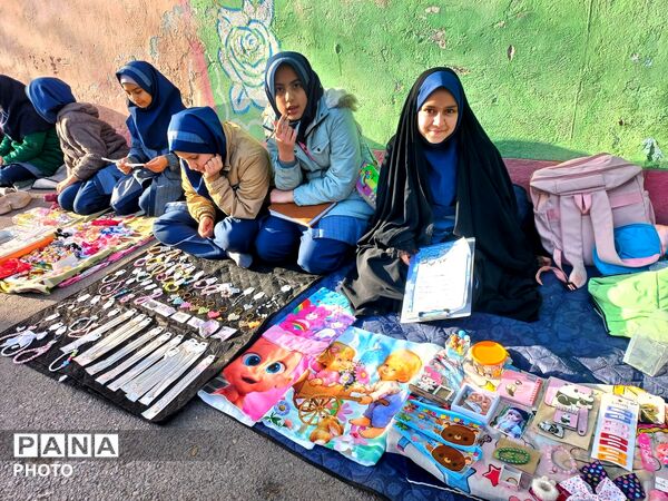 بازارچه کارآفرینی دانش‌آموزان شهید جواهری۲ 