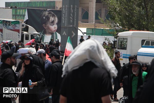 آخرین وداع با قائد شهید: پیکر مطهر آیت‌الله سیدعلی‌خامنه‌ای در میان سیل عاشقان به مصلی تهران رسید 