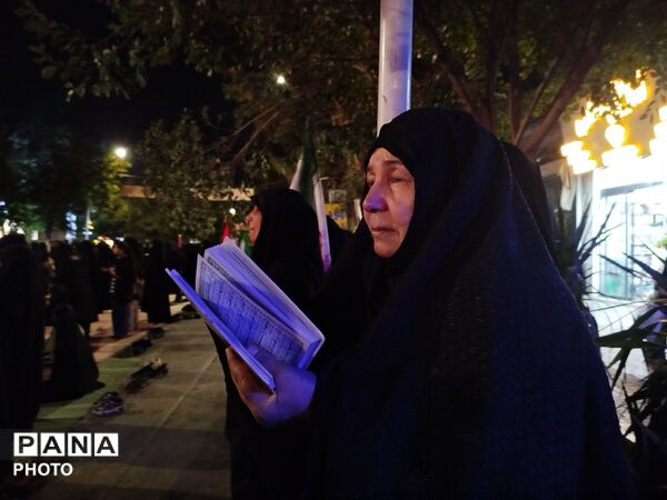 خیابان امام خمینی شهرستان نیشابور باز هم اجتماعات شبانه مردم این شهر را در برمی‌گیرد
