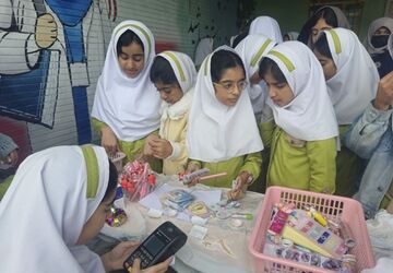 تمرین نوع دوستی دانش‌‌‌‌‌آموزان مینابی