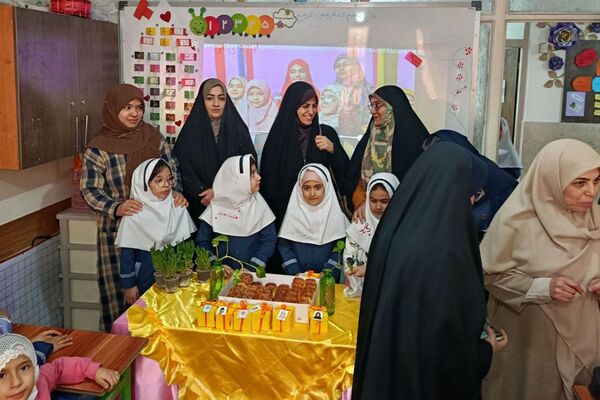 جشن ولادت بانوی دو عالم در دبستان وحیدکیهانی 