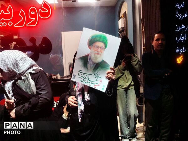  اجتماع پر شور مردم به همراه زنجیر زنی در بلوار فضل