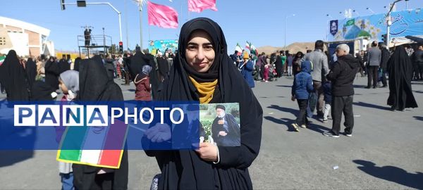 حضور پرشور مردم در راهپیمایی ۲۲ بهمن بیرجند